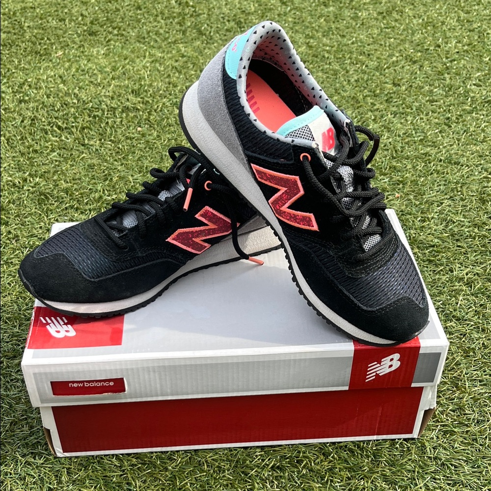 New Balance Black Sneakers with Coral Pink 'N' Accents and Teal Heel